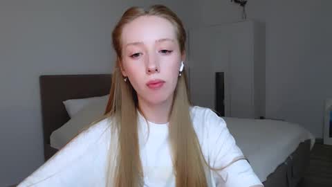 Snapshot of luna_insanity chatting on 8, 3, 2025 Luna online show from 8, 3, 2025