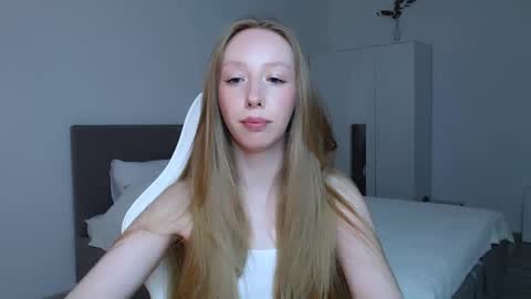 Snapshot of luna_insanity chatting on 8, 9, 2025 Luna online show from 8, 9, 2025