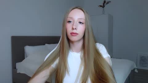 Snapshot of luna_insanity chatting on 2, 10, 2025 Luna online show from 2, 10, 2025