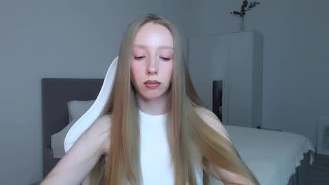 Snapshot of luna_insanity chatting on 6, 10, 2025 Luna online show from 6, 10, 2025