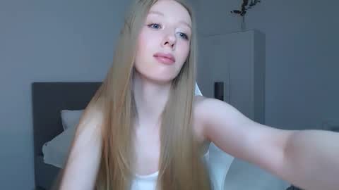 Snapshot of luna_insanity chatting on 7, 10, 2025 Luna online show from 7, 10, 2025