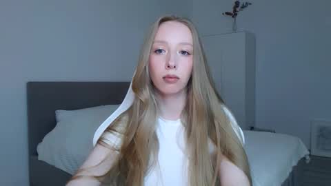 Snapshot of luna_insanity chatting on 8, 10, 2025 Luna online show from 8, 10, 2025