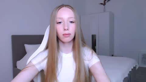 Snapshot of luna_insanity chatting on 6, 11, 2025 Luna online show from 6, 11, 2025