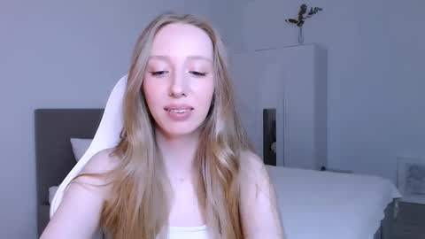 Snapshot of luna_insanity chatting on 29, 11, 2025 Luna online show from 29, 11, 2025