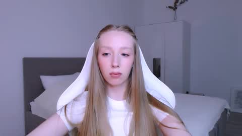 Snapshot of luna_insanity chatting on 14, 12, 2025 Luna online show from 14, 12, 2025