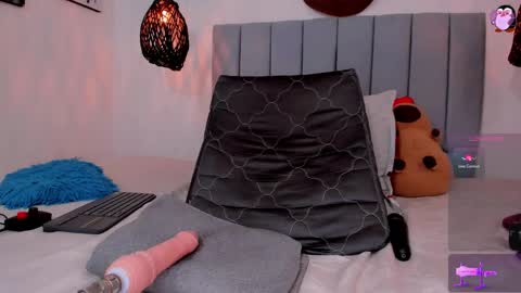 LUNA LOBOO online show from 31, 3, 2026