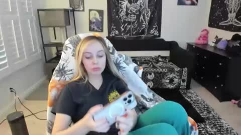 Luna online show from 6, 2, 2026