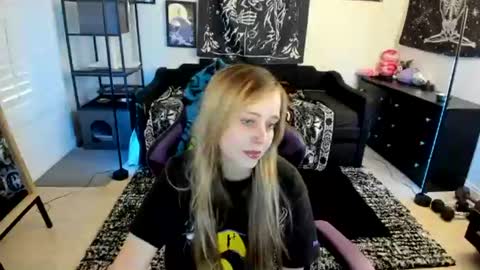 Snapshot of luna_lovelyy chatting on 16, 6, 2026 Luna online show from 16, 6, 2026