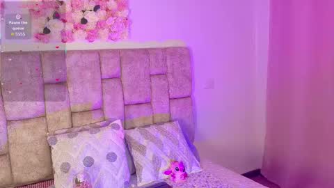 Snapshot of luna_ocampo chatting on 12, 9, 2025 online show from 12, 9, 2025