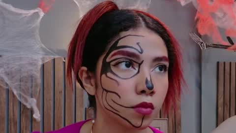 Snapshot of luna_roja25 chatting on 17, 10, 2025 LUNA online show from 17, 10, 2025