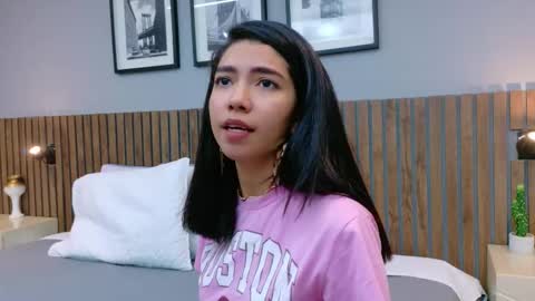 Snapshot of luna_roja25 chatting on 17, 12, 2025 LUNA online show from 17, 12, 2025