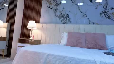 Snapshot of luna_star__18 chatting on 28, 9, 2025 A M M Y online show from 28, 9, 2025