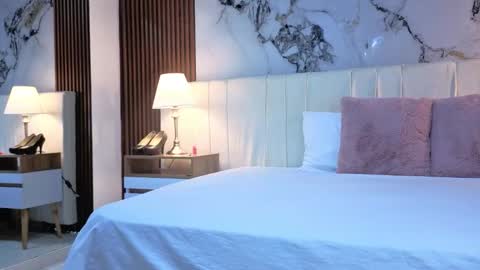 Snapshot of luna_star__18 chatting on 23, 10, 2025 A M M Y online show from 23, 10, 2025