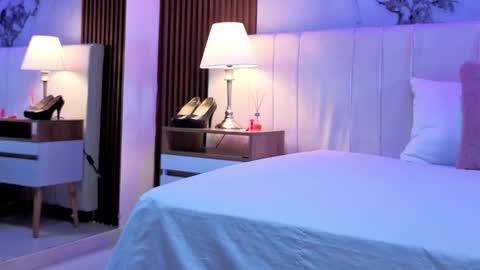 Snapshot of luna_star__18 chatting on 28, 10, 2025 A M M Y online show from 28, 10, 2025