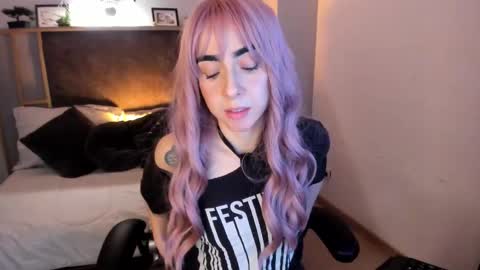 Snapshot of luna_tagliaferri chatting on 19, 12, 2025 Luna online show from 19, 12, 2025