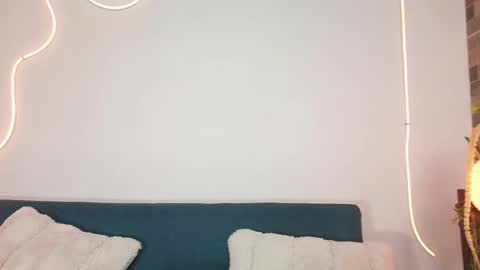 luna_valen online show from 16, 4, 2026