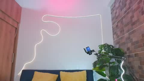 Snapshot of luna_valen chatting on 27, 5, 2026 luna_valen online show from 27, 5, 2026