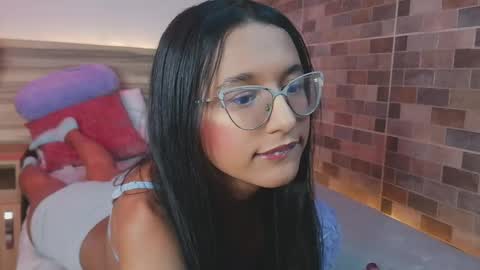 Snapshot of luna_valen chatting on 7, 6, 2026 luna_valen online show from 7, 6, 2026