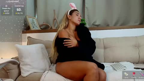 Luna online show from 5, 6, 2026