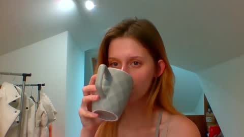 Snapshot of luna_xsensual chatting on 2, 12, 2024 L U N A online show from 2, 12, 2024