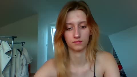 Snapshot of luna_xsensual chatting on 4, 12, 2024 L U N A online show from 4, 12, 2024