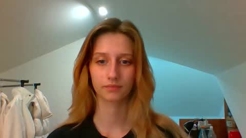 Snapshot of luna_xsensual chatting on 11, 12, 2024 L U N A online show from 11, 12, 2024