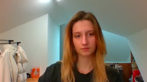 Snapshot of luna_xsensual chatting on 13, 12, 2024 L U N A online show from 13, 12, 2024