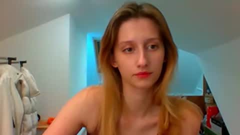 Snapshot of luna_xsensual chatting on 18, 12, 2024 L U N A online show from 18, 12, 2024