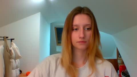 Snapshot of luna_xsensual chatting on 23, 12, 2024 L U N A online show from 23, 12, 2024