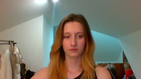 Snapshot of luna_xsensual chatting on 27, 12, 2024 L U N A online show from 27, 12, 2024