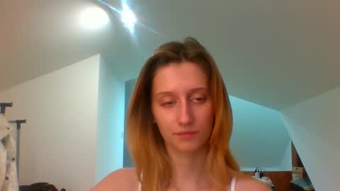 Snapshot of luna_xsensual chatting on 10, 1, 2025 L U N A online show from 10, 1, 2025