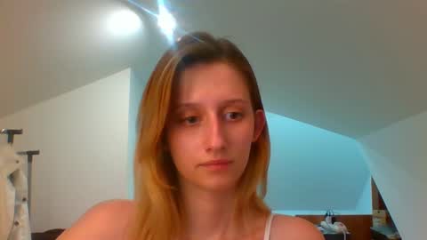 Snapshot of luna_xsensual chatting on 10, 1, 2025 L U N A online show from 10, 1, 2025