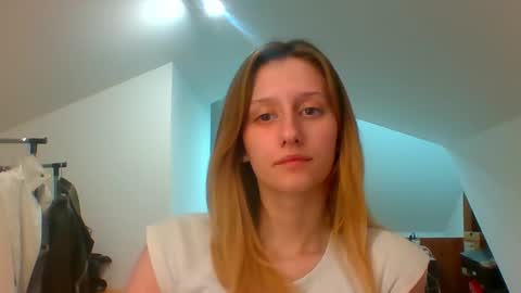 Snapshot of luna_xsensual chatting on 15, 1, 2025 L U N A online show from 15, 1, 2025