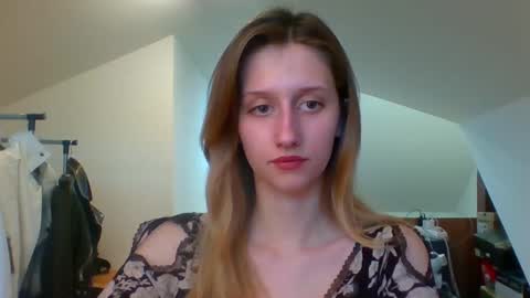 Snapshot of luna_xsensual chatting on 24, 1, 2025 L U N A online show from 24, 1, 2025