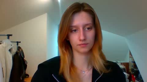 Snapshot of luna_xsensual chatting on 5, 2, 2025 L U N A online show from 5, 2, 2025