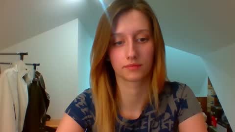 Snapshot of luna_xsensual chatting on 17, 2, 2025 L U N A online show from 17, 2, 2025
