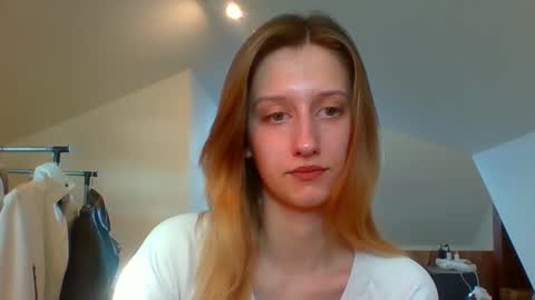 Snapshot of luna_xsensual chatting on 19, 2, 2025 L U N A online show from 19, 2, 2025