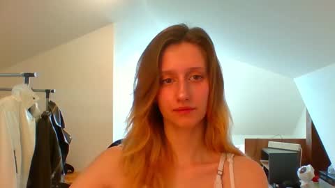 Snapshot of luna_xsensual chatting on 25, 2, 2025 L U N A online show from 25, 2, 2025