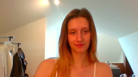 Snapshot of luna_xsensual chatting on 28, 2, 2025 L U N A online show from 28, 2, 2025