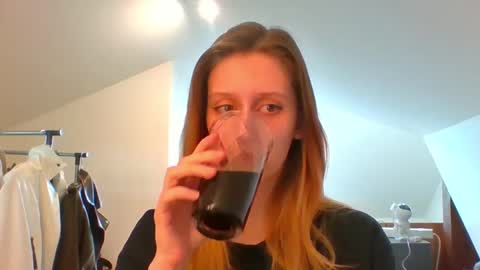 Snapshot of luna_xsensual chatting on 5, 3, 2025 L U N A online show from 5, 3, 2025