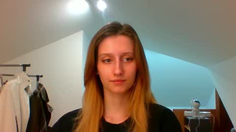 Snapshot of luna_xsensual chatting on 5, 3, 2025 L U N A online show from 5, 3, 2025