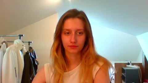 Snapshot of luna_xsensual chatting on 10, 3, 2025 L U N A online show from 10, 3, 2025