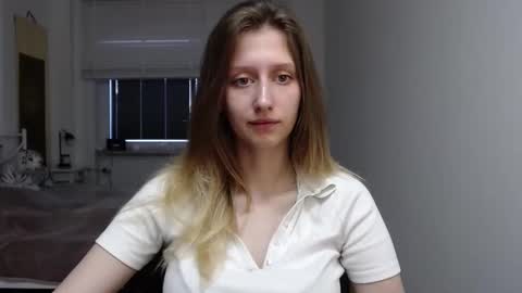 Snapshot of luna_xsensual chatting on 15, 9, 2025 L U N A online show from 15, 9, 2025