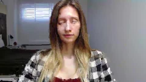 Snapshot of luna_xsensual chatting on 3, 10, 2025 L U N A online show from 3, 10, 2025