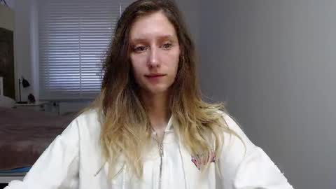 Snapshot of luna_xsensual chatting on 6, 10, 2025 L U N A online show from 6, 10, 2025
