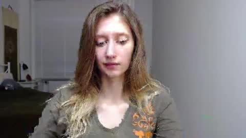 Snapshot of luna_xsensual chatting on 17, 10, 2025 L U N A online show from 17, 10, 2025