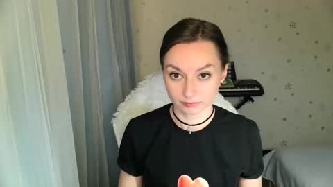 Snapshot of lunaa_bluee chatting on 8, 11, 2025 lunaa_bluee online show from 8, 11, 2025