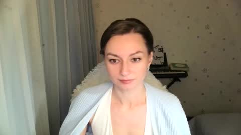 Snapshot of lunaa_bluee chatting on 9, 11, 2025 lunaa_bluee online show from 9, 11, 2025