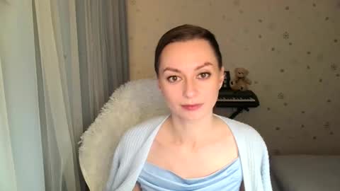 Snapshot of lunaa_bluee chatting on 12, 11, 2025 lunaa_bluee online show from 12, 11, 2025