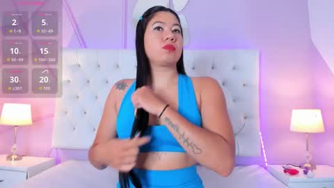 lunaa_hart online show from 1, 11, 2025